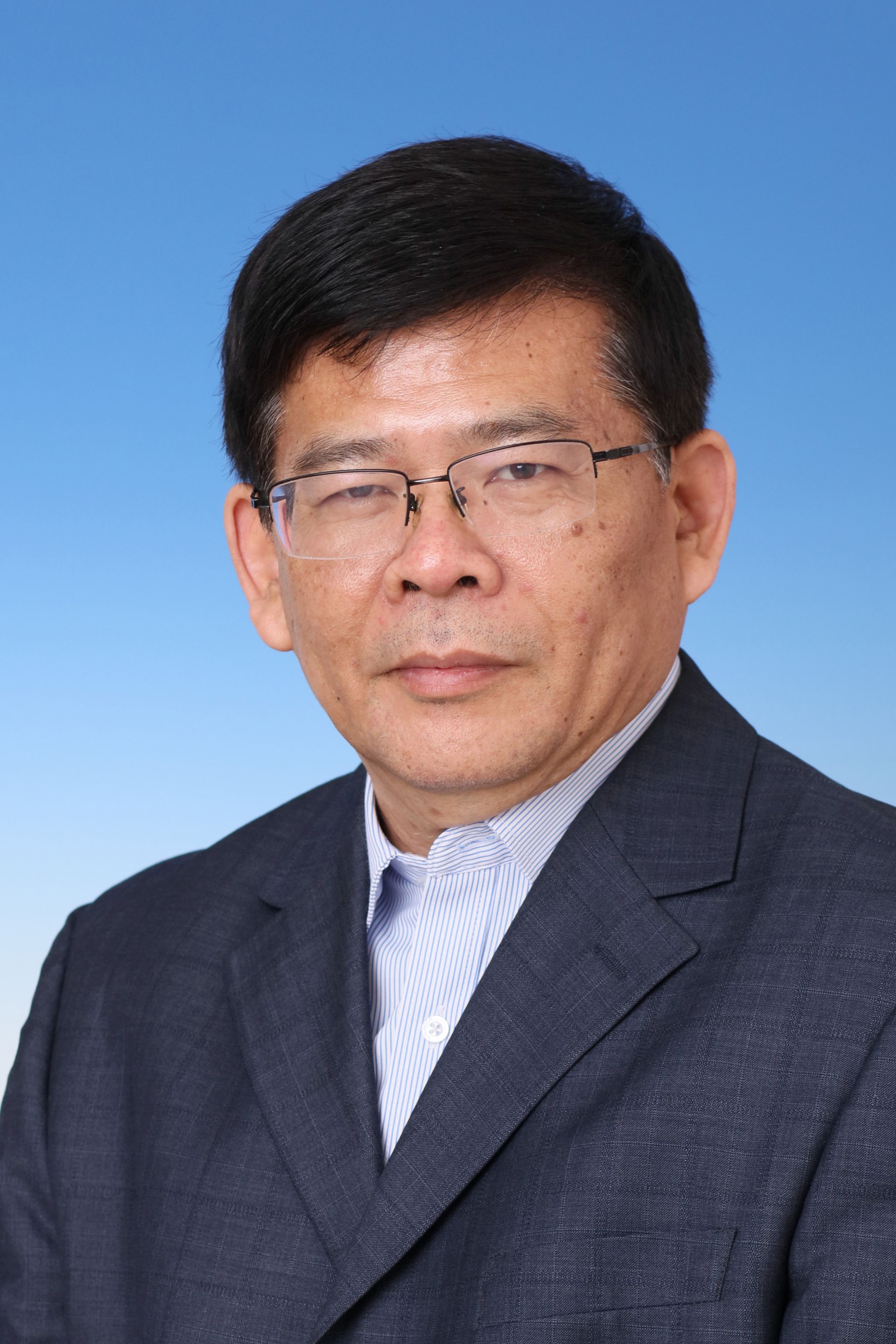 卢定强.JPG